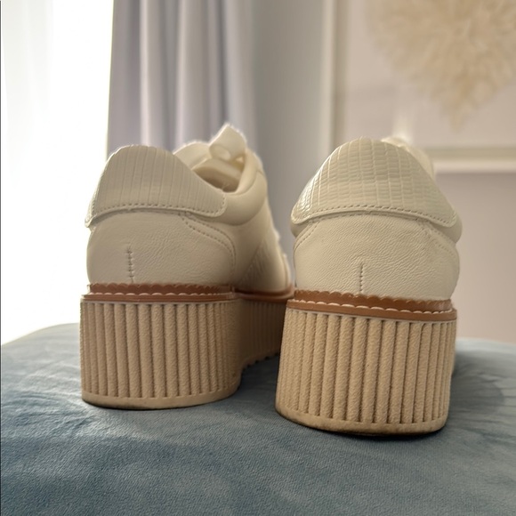 DV by Dolce Vita Cream Platform Sneakers - Picture 4 of 5